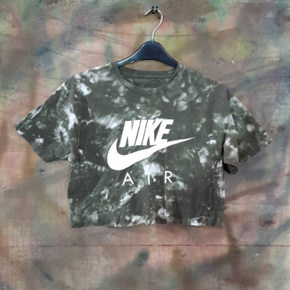 Nike crop tee